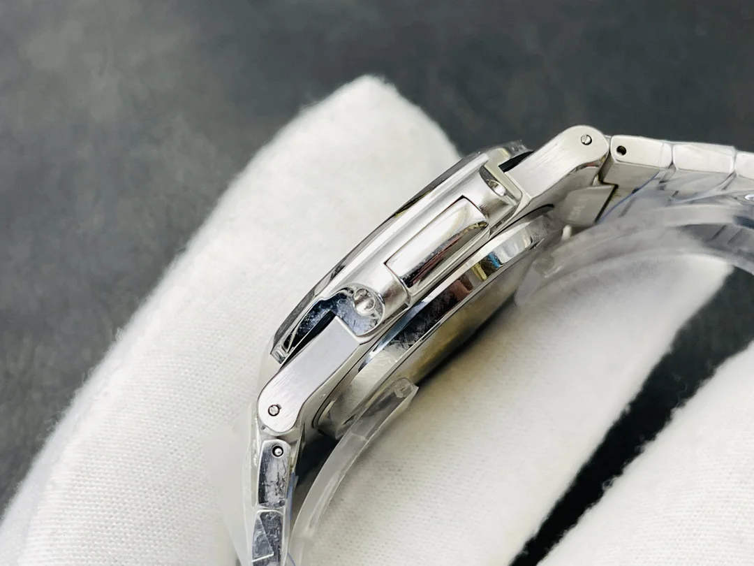PATEK PHILIPPE Nautilus Automatic 5711 (Silver Dial) 40mm PPF B90010070144 - Image 6