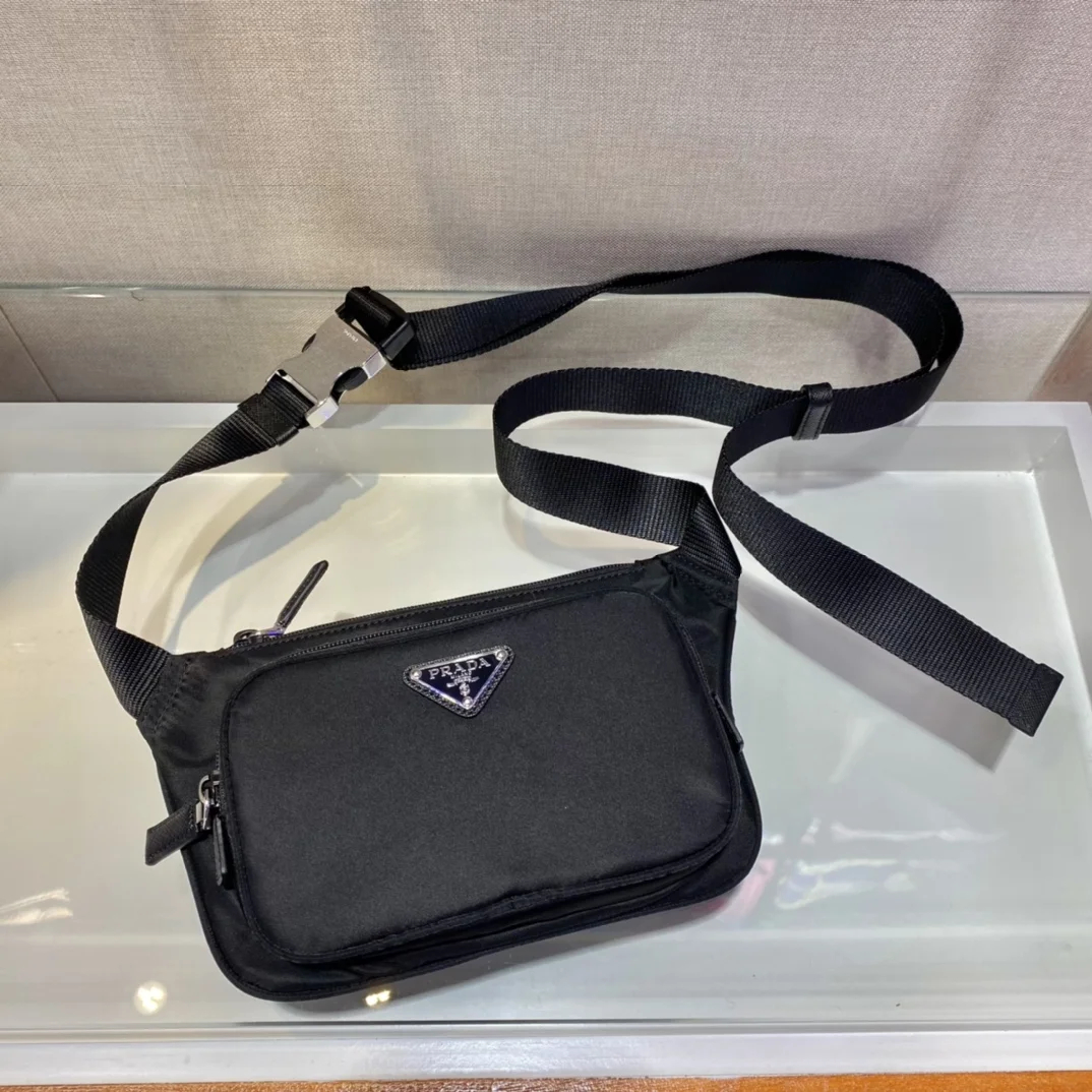 PRADA Crossbody Bags Black 19X13X2.5CM B8010060071