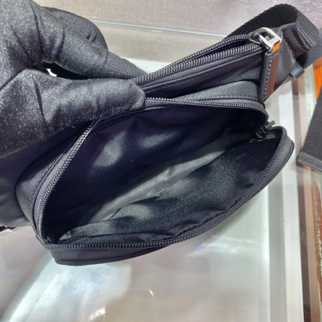 PRADA Crossbody Bags Black 19X13X2.5CM B8010060071 - Image 8