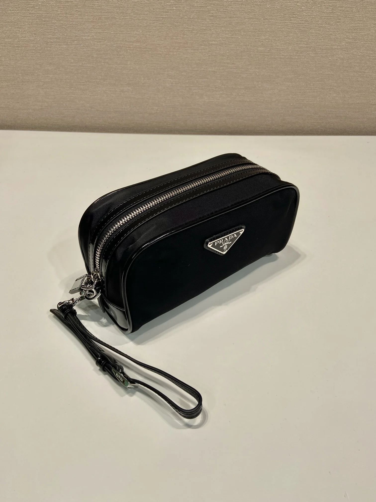 PRADA Wallet Bags Re-Nylon Leather Black-Silver 19X9X7CM B6010060224 - Image 5