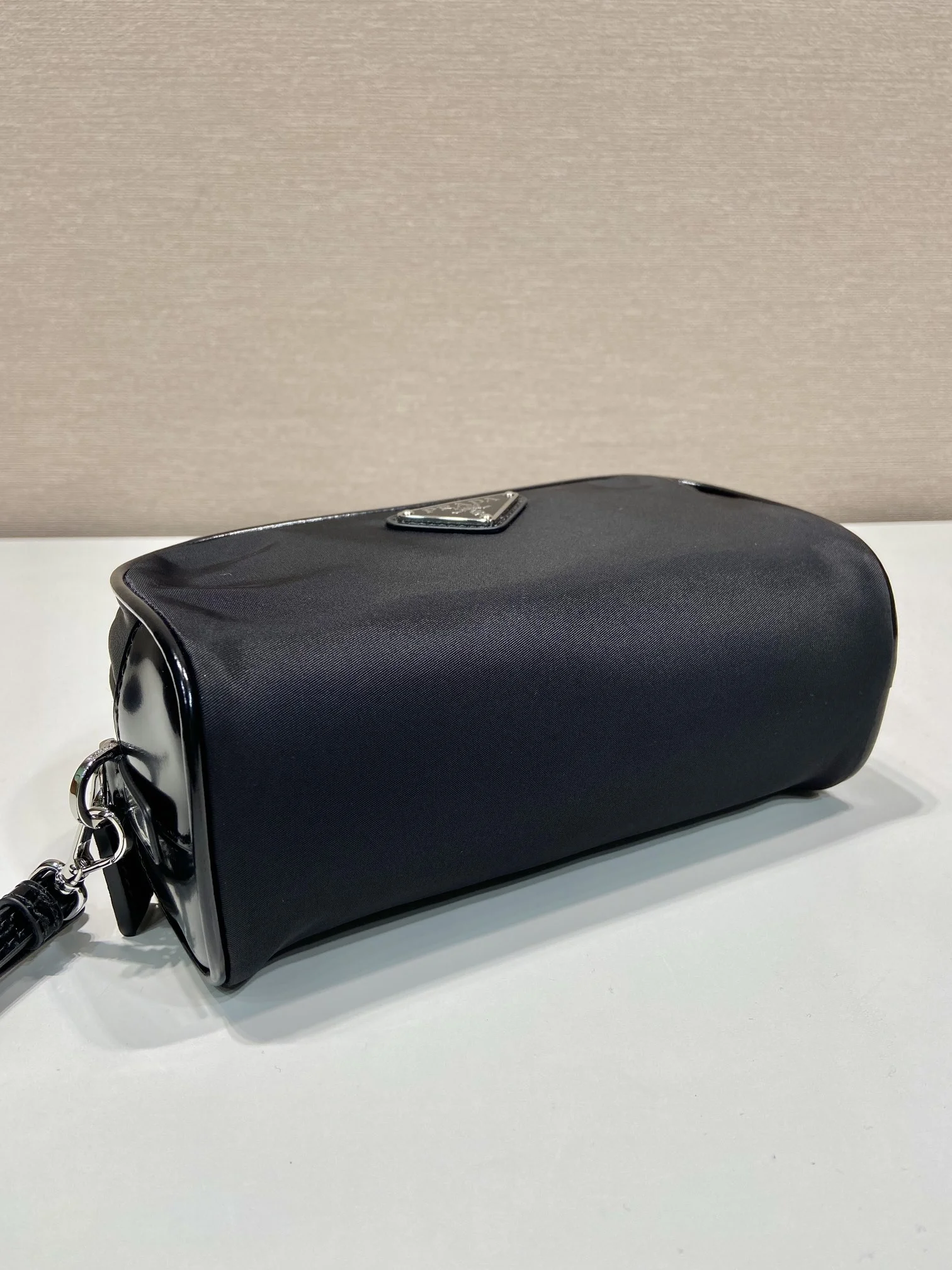PRADA Wallet Bags Re-Nylon Leather Black-Silver 19X9X7CM B6010060224 - Image 6