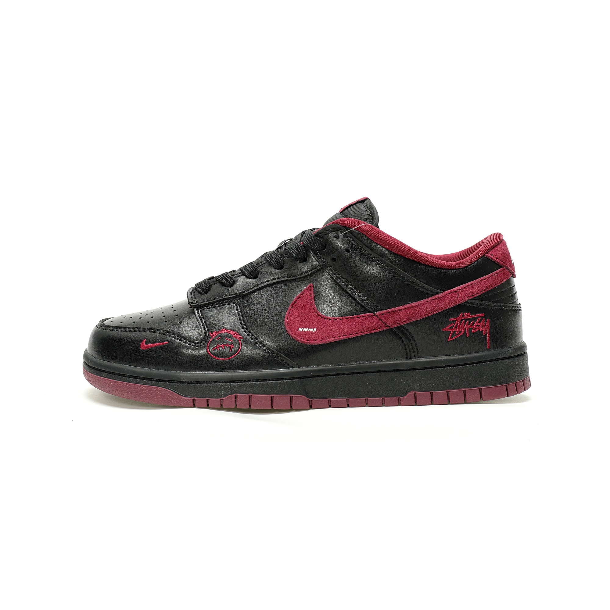 Stussy x Nike By You SB Dunk Low Retro SP D56608-028