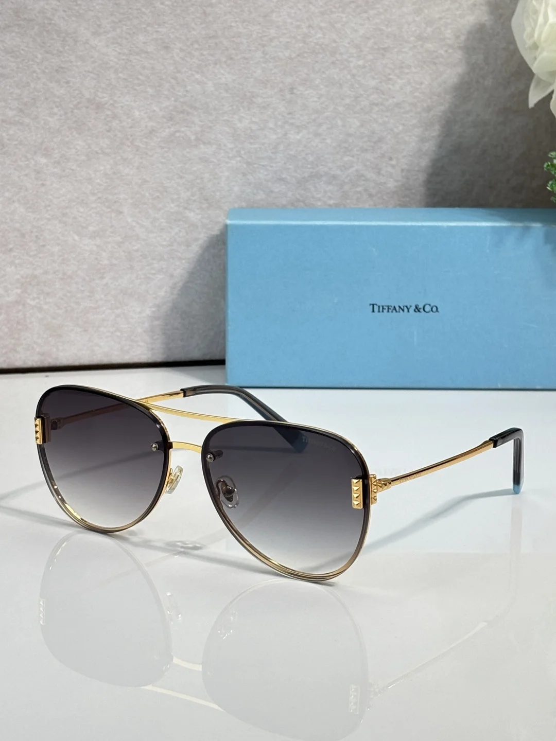 TIFFANY Sunglasses A3510071444 - Image 5