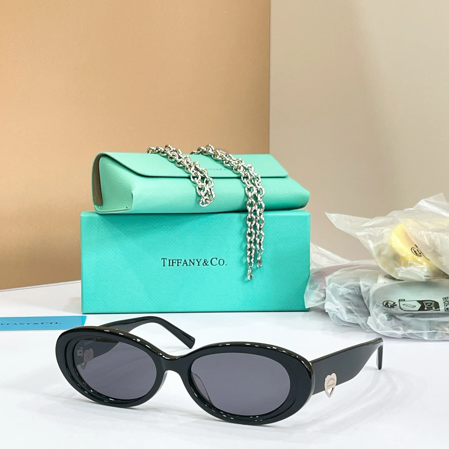 TIFFANY Sunglasses A6510073118 - Image 3