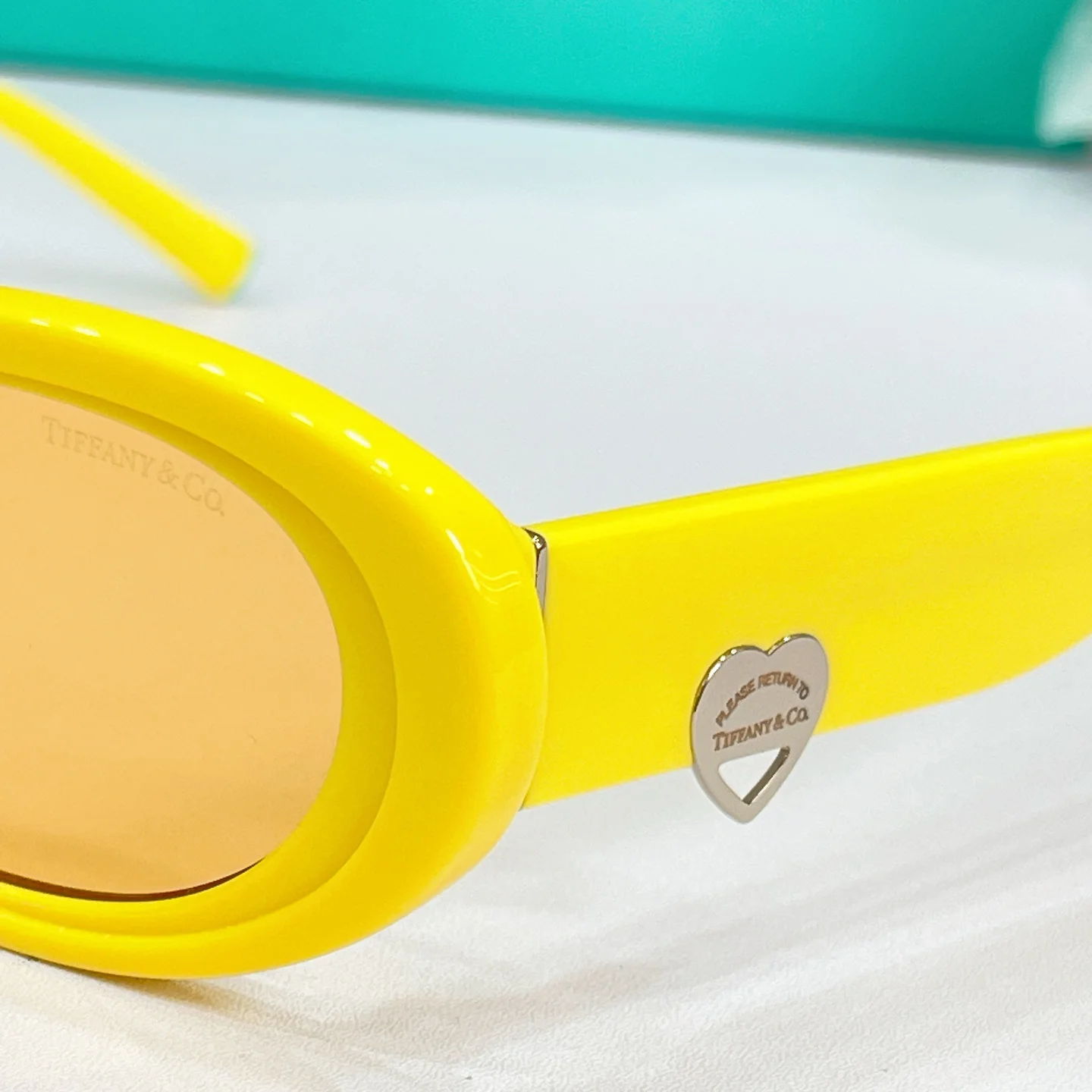 TIFFANY Sunglasses A6510073118 - Image 6