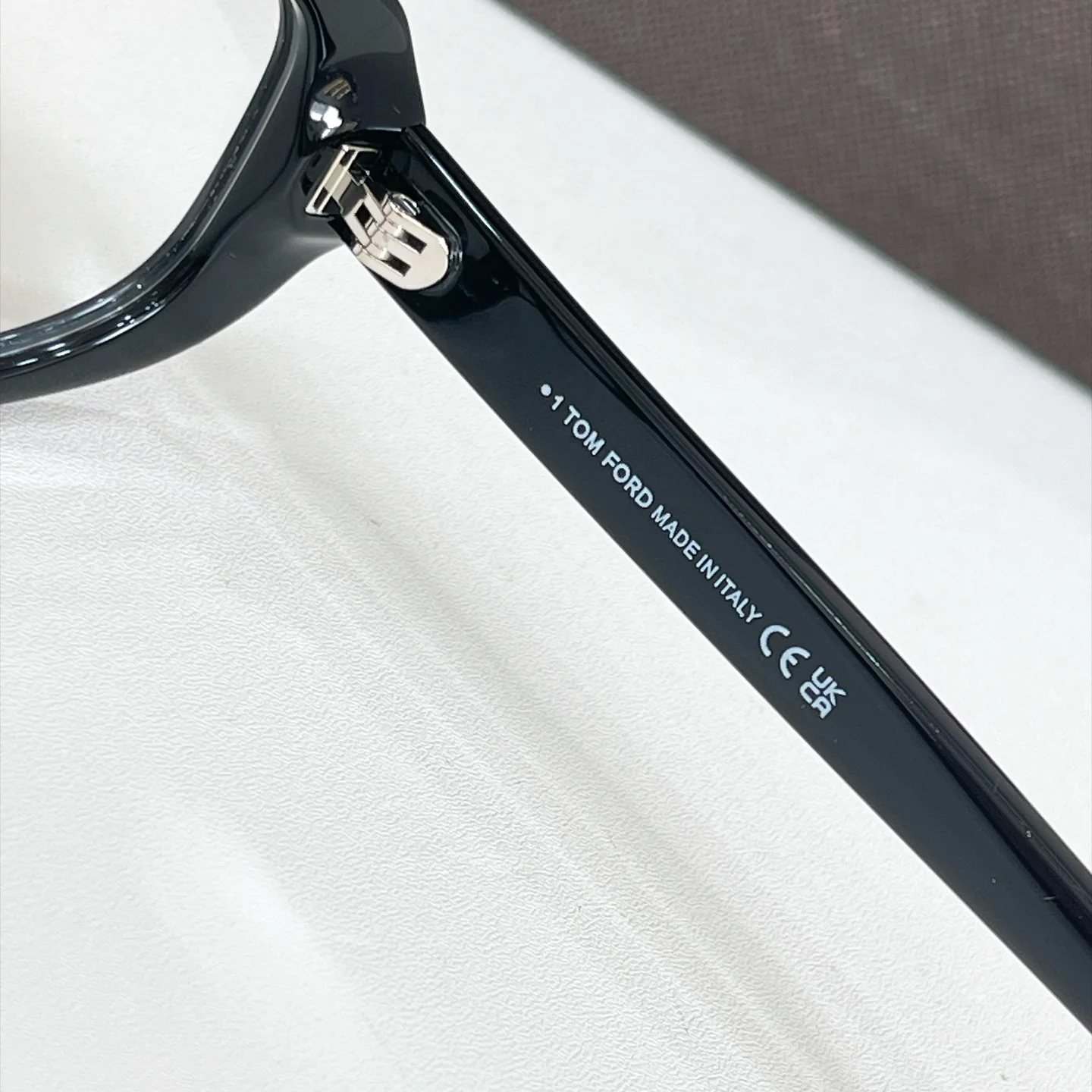 TOM FORD Sunglasses A2510070501 - Image 9